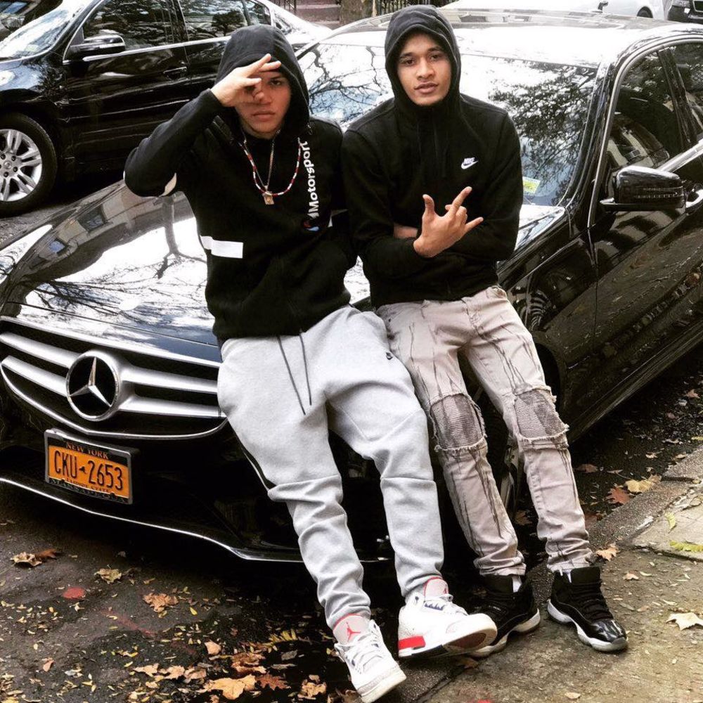 Meet your Posher, Zay